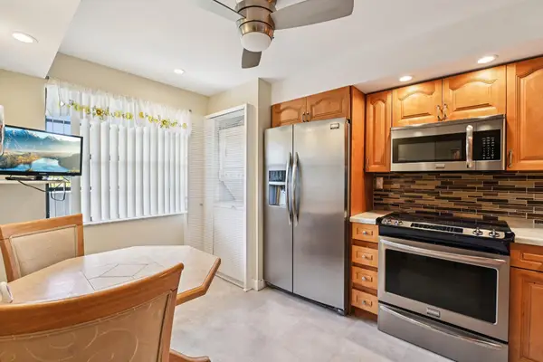 1101 Colony Point Circle #404, Pembroke Pines, FL 33026