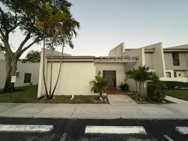 1097 NW 98th Terrace #110, Pembroke Pines, FL 33024