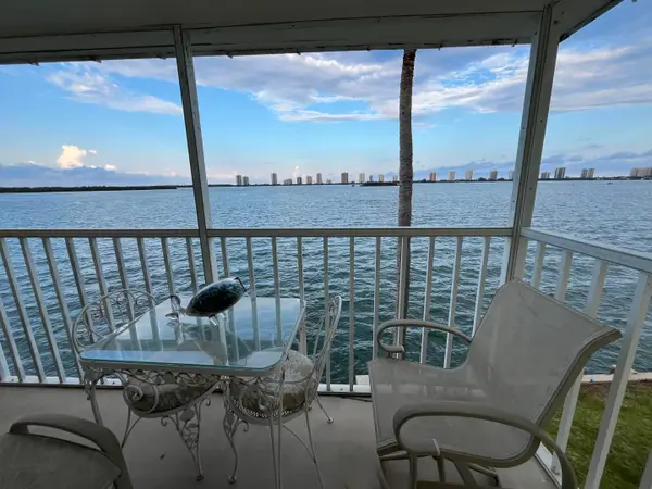 101 Doolen Court #305, North Palm Beach, FL 33408