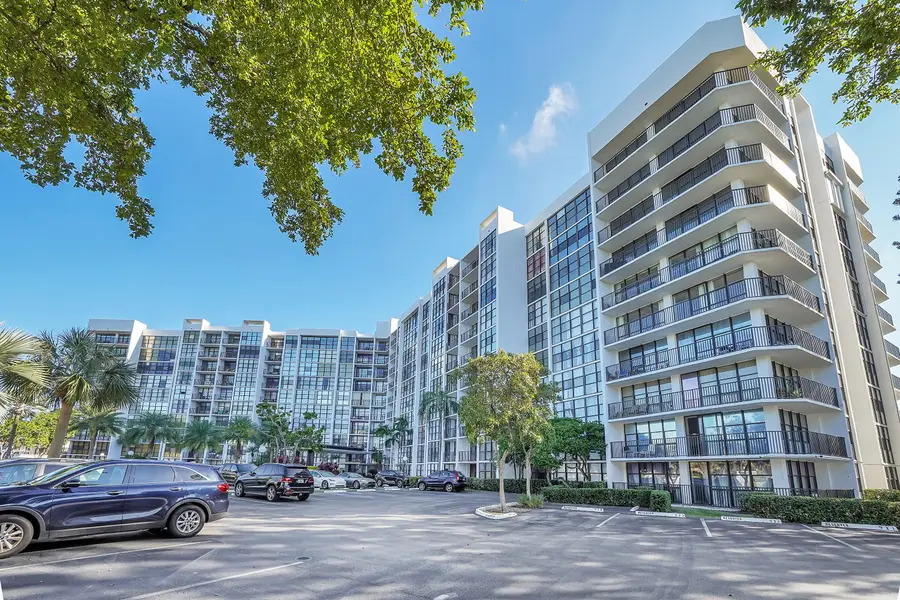 1000 Parkview Drive #Unit 306, Hallandale Beach, FL 33009 - #2