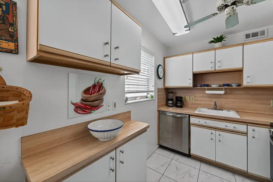 21 Harwood B, Deerfield Beach, FL 33442 - #2