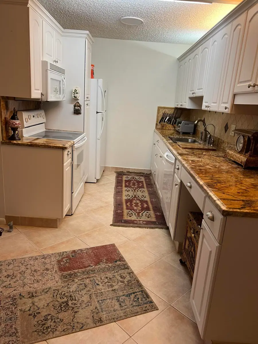2057 Cambridge C #2057, Deerfield Beach, FL 33442 - #3
