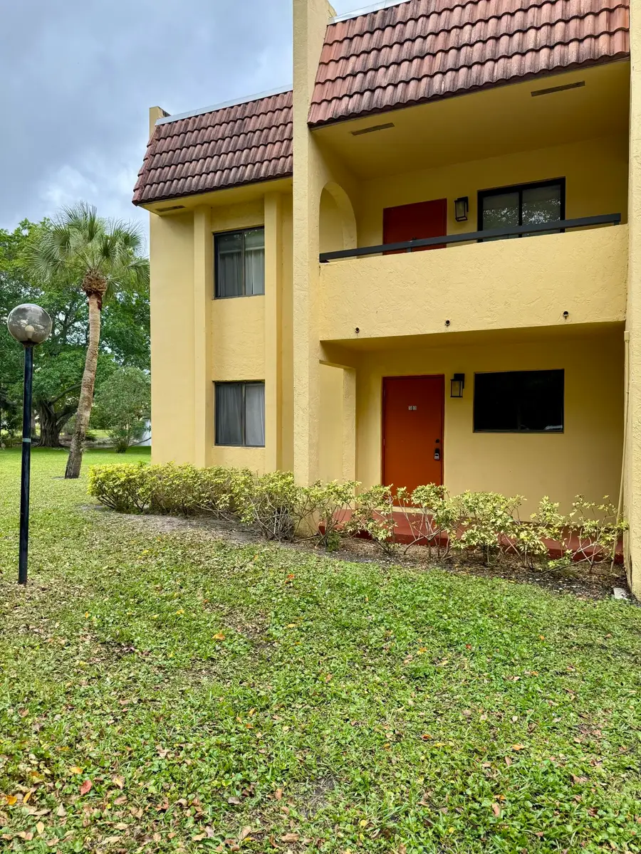 912 SW 9th St Circle Sw #101, Boca Raton, FL 33486 - #2