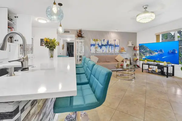 1232 Club Drive W #D, Delray Beach, FL 33445