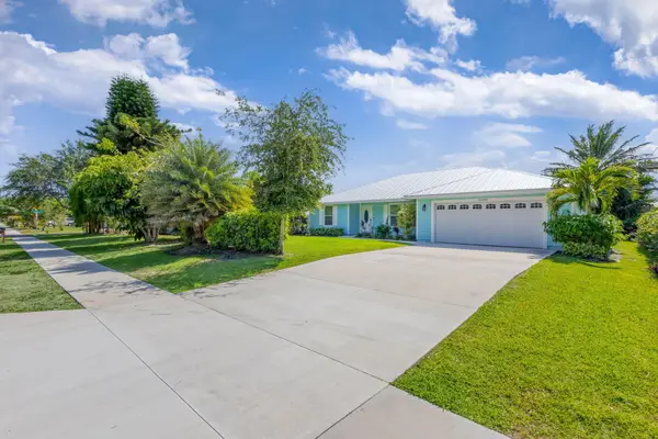 10600 SE Gomez Avenue, Hobe Sound, FL 33455