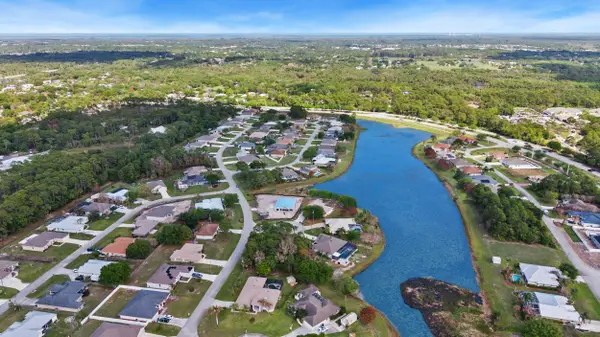 5902 NW Tyrol Court, Port St Lucie, FL 34983