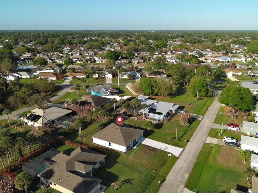 450 Kendall Avenue, Sebastian, FL 32958 - #2