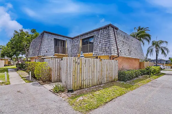 149 Lake Arbor Drive, Palm Springs, FL 33461