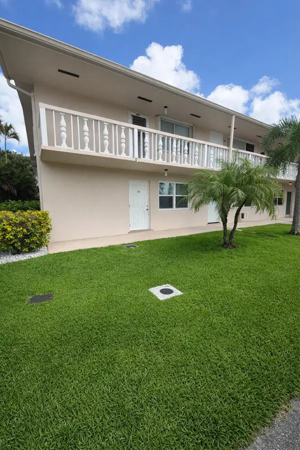 49 Hastings #D, West Palm Beach, FL 33417