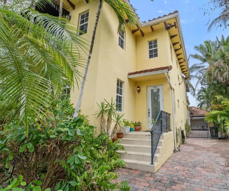218 N Palmway, Lake Worth Beach, FL 33460 - #2