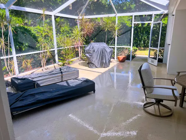 2802 Pin Oak Court, Palm Beach Gardens, FL 33410