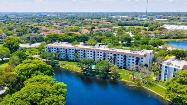 2105 Lavers Circle #212, Delray Beach, FL 33444