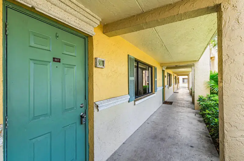 507 Meadows Circle, Boynton Beach, FL 33436 - #2
