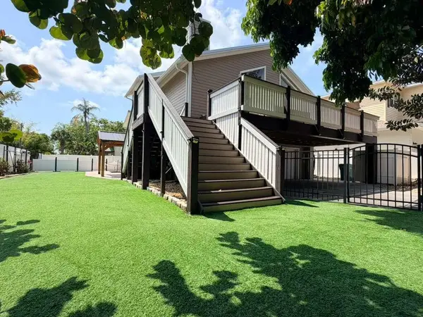 13400 74th Avenue N, Seminole, FL 33776