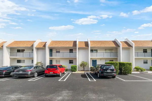 2825 SW 22nd Avenue #104, Delray Beach, FL 33445