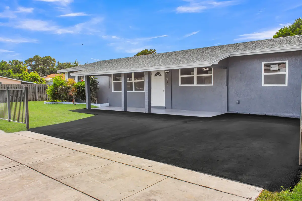 915 SW 3rd Street, Boynton Beach, FL 33435 - #1