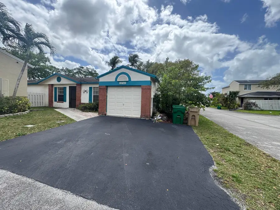 13740 Cumberland Place, Davie, FL 33325 - #3