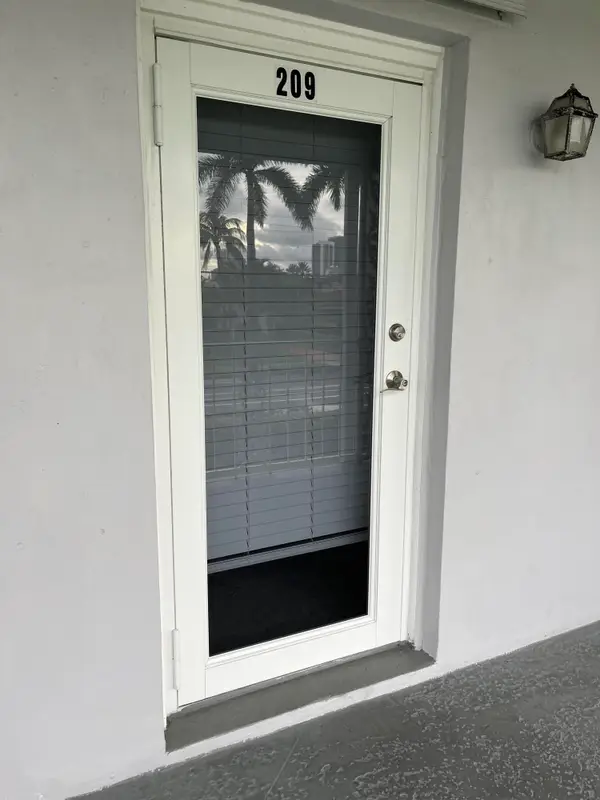 630 Layne Boulevard, Hallandale Beach, FL 33009