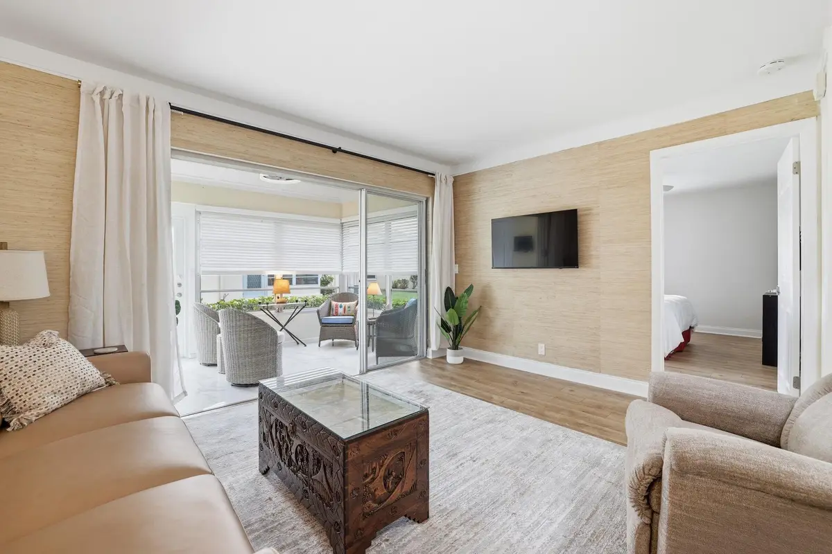 644 Marlboro Oval, Lake Worth, FL 33467 - #1