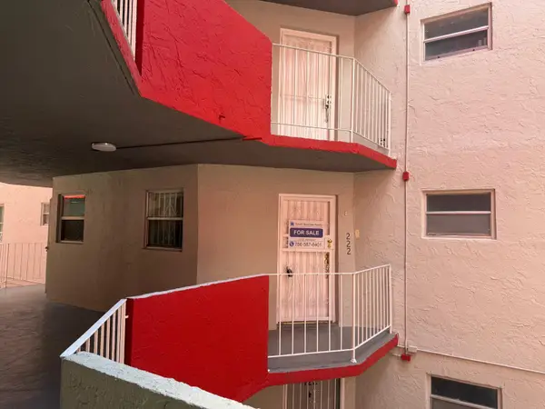 1750 W 46th Street #222, Hialeah, FL 33012