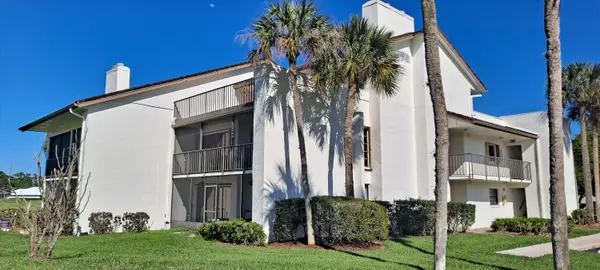 3500 Twin Lakes Terrace #206, Fort Pierce, FL 34951