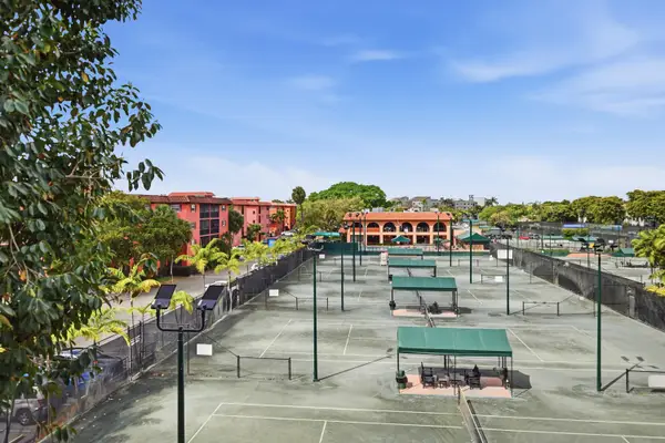 630 Tennis Club Drive #404, Fort Lauderdale, FL 33311