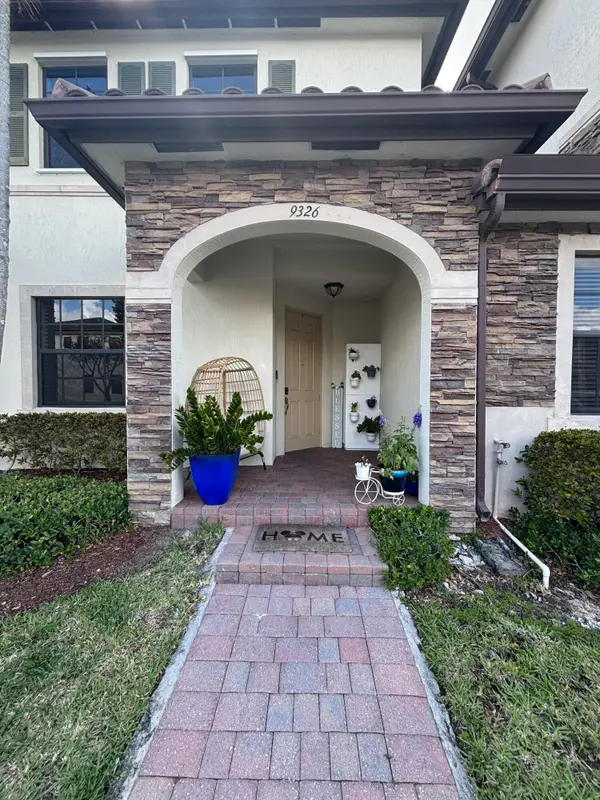 9326 W 33rd Lane, Hialeah, FL 33018