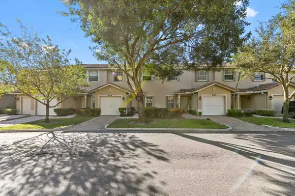 6374 Park Lake Circle #6374, Boynton Beach, FL 33437