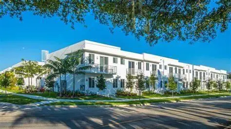 2651 NE 212th Terrace #107, Miami, FL 33180