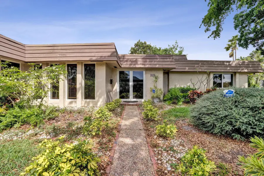 6207 Jacaranda Circle, Tamarac, FL 33319 - #2