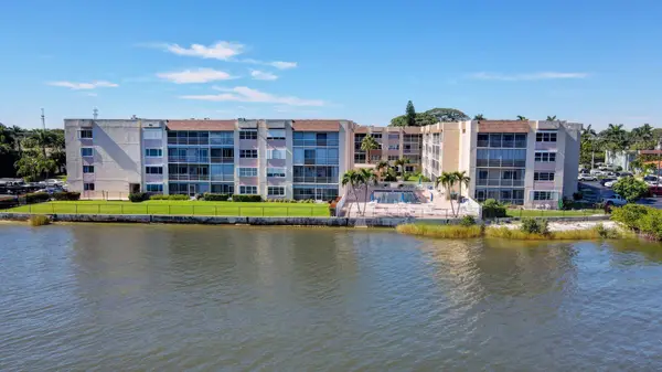 1516 S Lakeside Drive #110, Lake Worth Beach, FL 33460