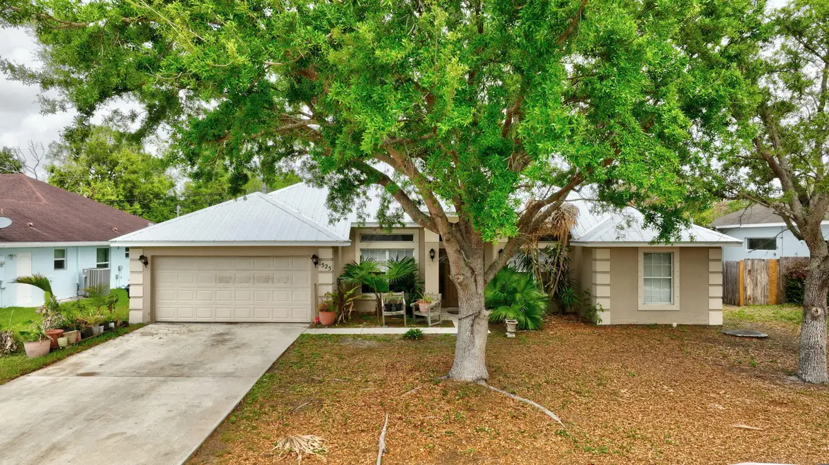 1525 SW Falmouth Avenue, Port Saint Lucie, FL 34953 - #1