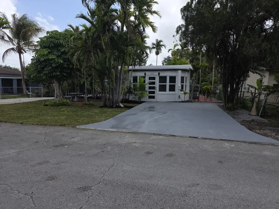 554 NW 102nd Street, Miami, FL 33150 - #2