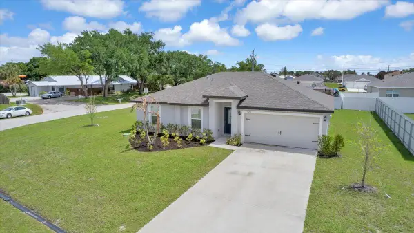 920 SW Castaneda Lane, Port St Lucie, FL 34953