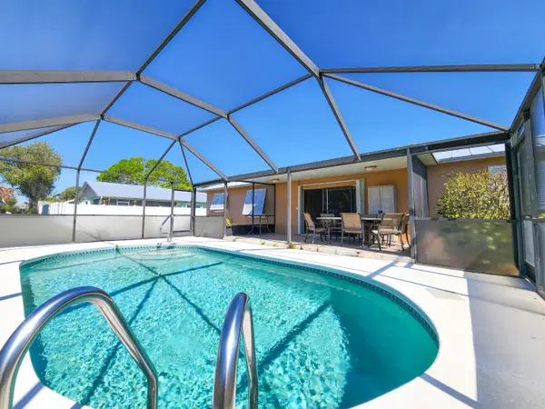 585 24th Avenue, Vero Beach, FL 32962