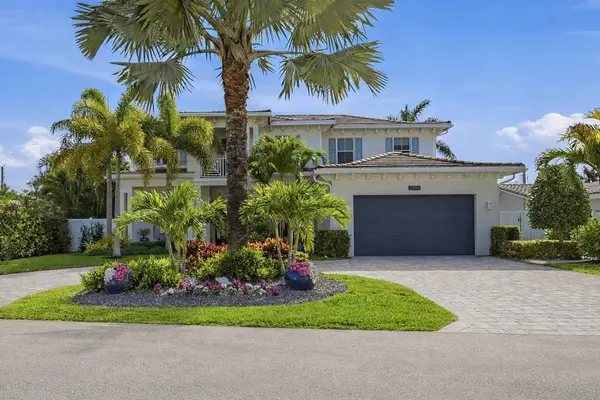 2840 NE 22nd Avenue, Lighthouse Point, FL 33064