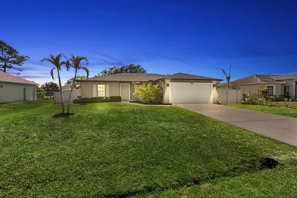 2118 SE Genoa Street, Port St Lucie, FL 34952