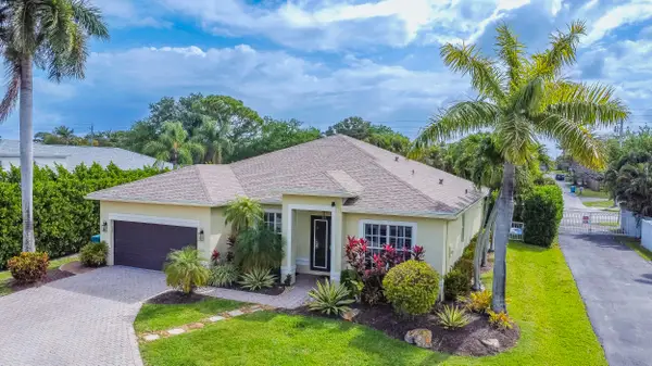 48 Lake Eden Drive, Boynton Beach, FL 33435