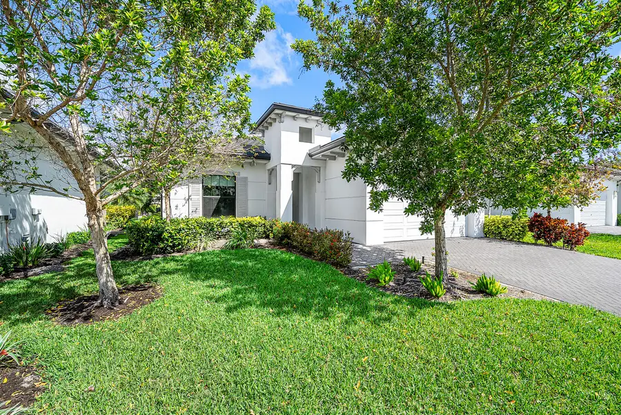 3069 Safflower Circle, West Palm Beach, FL 33401 - #2