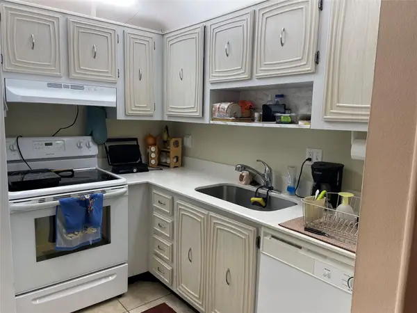 2821 Somerset Drive #118, Lauderdale Lakes, FL 33311