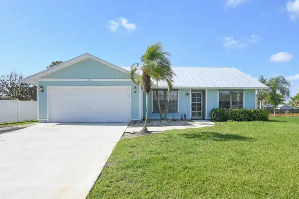 764 SE Evergreen Terrace, Port St Lucie, FL 34983