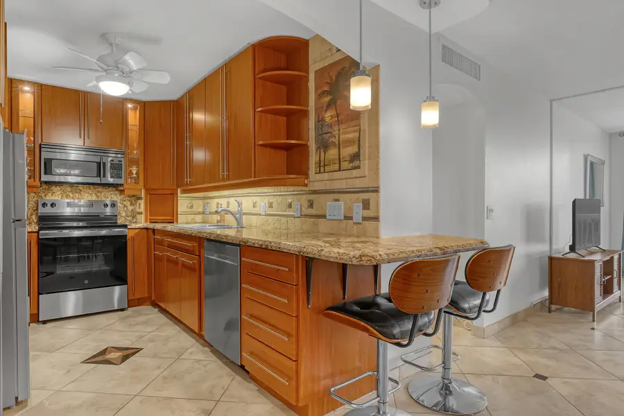 125 S Ocean Avenue #304, Palm Beach Shores, FL 33404 - #2