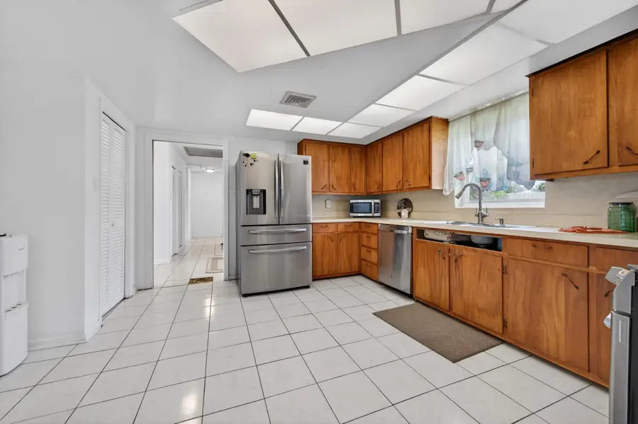 360 Kismet Avenue, Pahokee, FL 33476 - #3