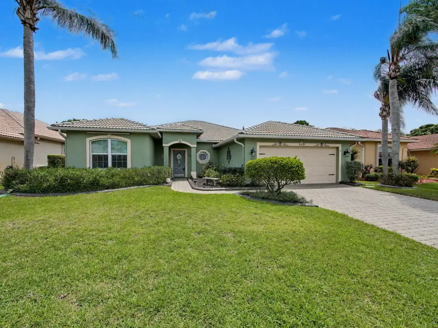 529 Waverly Circle, Port Saint Lucie, FL 34983 - #2