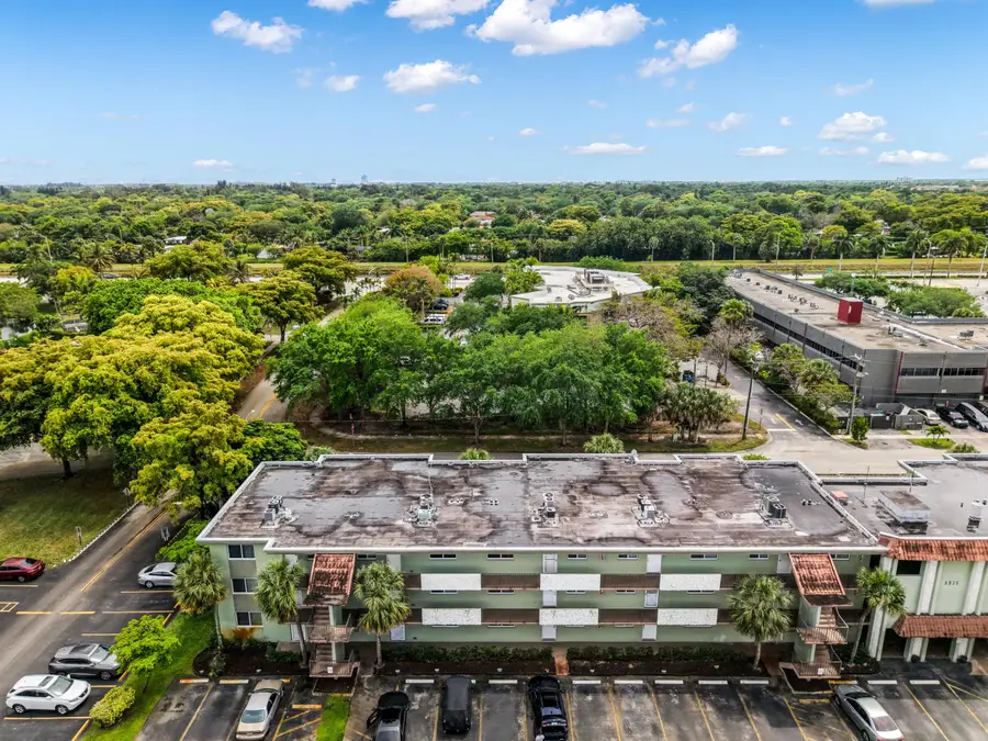 5935 Del Lago Circle #202, Sunrise, FL 33313 - #3