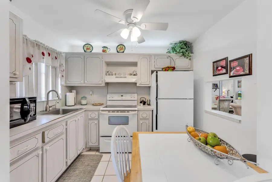 8950 Sunrise Lakes Boulevard #210, Sunrise, FL 33322 - #3