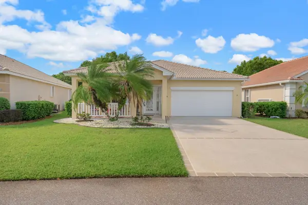 914 NW Sarria Court, Port St Lucie, FL 34986