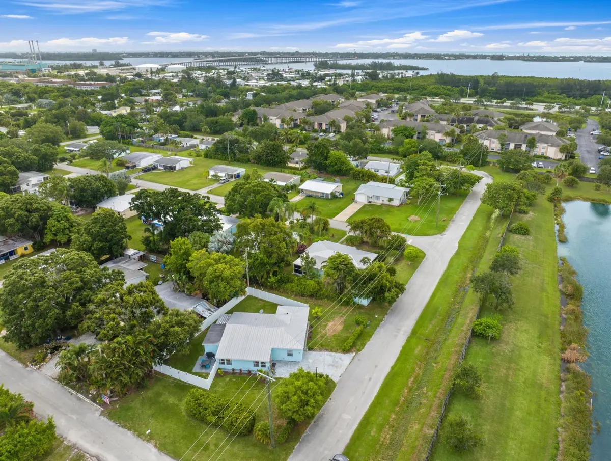 1310 4th Court, Vero Beach, FL 32960 - #1