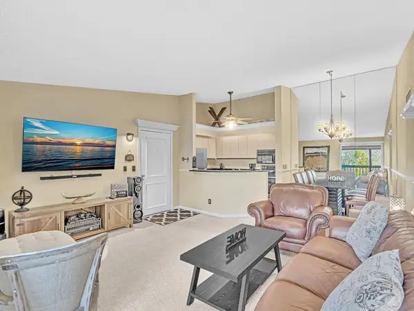 1109 Duncan Circle #202, Palm Beach Gardens, FL 33418