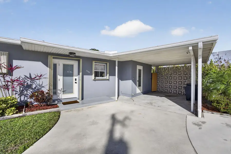 2948 SE Treasure Island Road, Port Saint Lucie, FL 34952 - #2